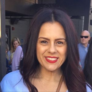 Meet your Posher, Lisa